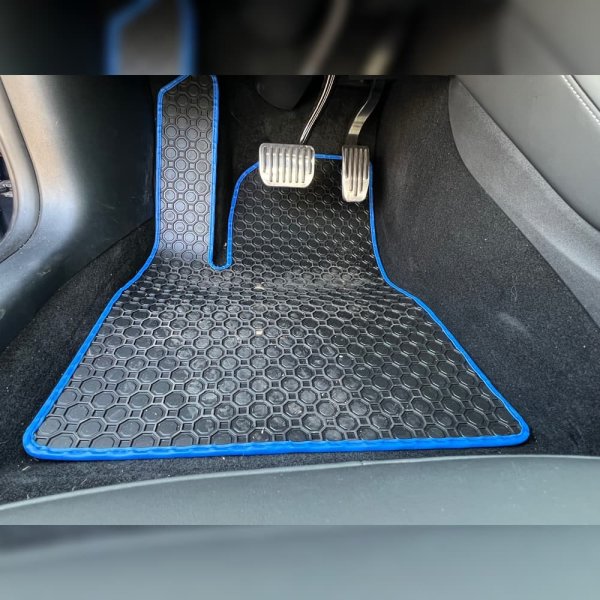 Ford EcoSport ab 01.18 Autofußmatten Gummi G120 schwarz / graphit mit Kunstleder blau