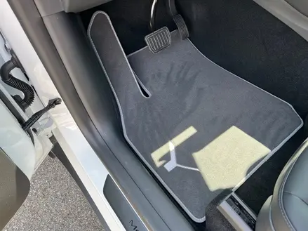 Tesla-Y-Stick-Fahrermatte-33.webp